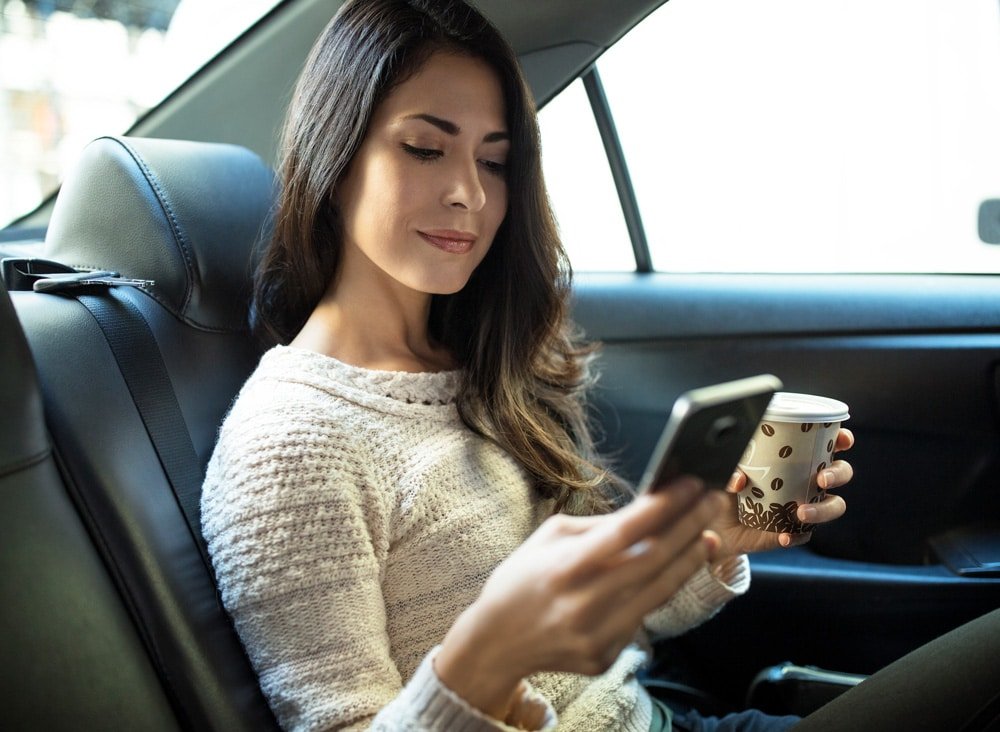 img Looking Home02 E7X6C26