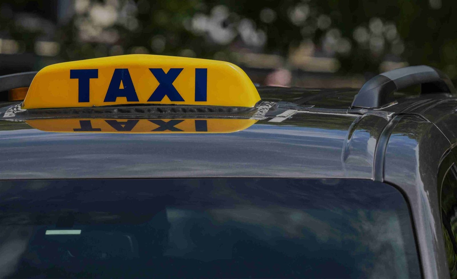 Executive Airport Vehicles in Chertsey for Travellers Seeking Premium Comfort and Privacy