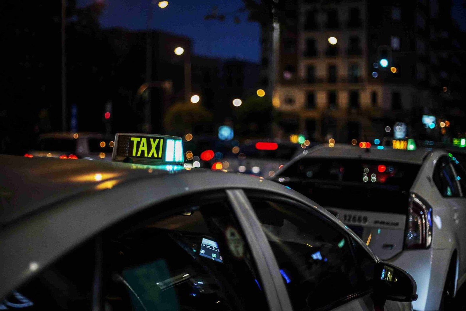 Door-to-Terminal Airport Transfers from Chertsey for Families Carrying Extra Luggage